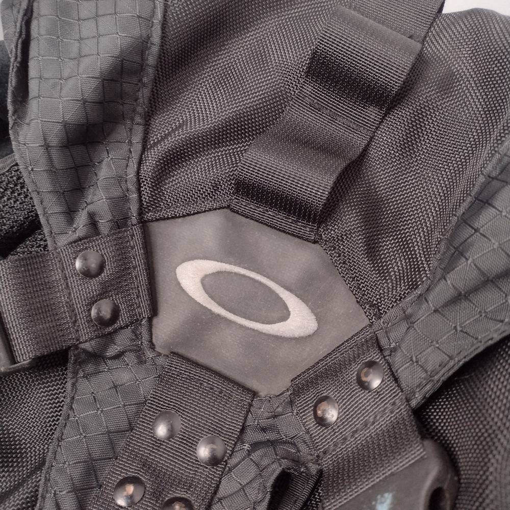 Backpack - Picture 3 of 9